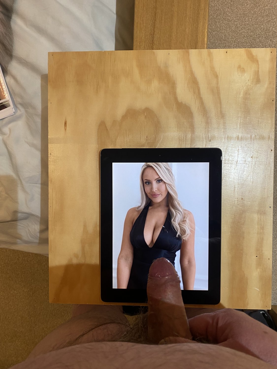 Emma Jones Cum, Hate and Piss Tribute #CccQoxXs