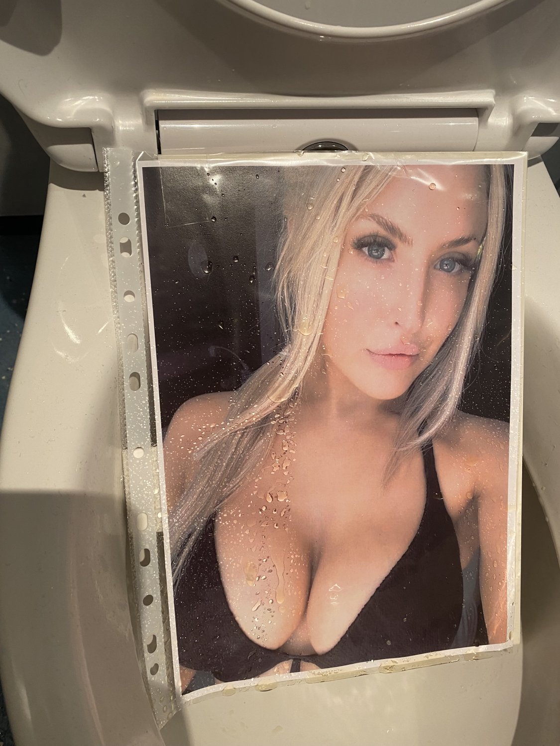 Emma Jones Cum, Hate and Piss Tribute #VPz9qTFl